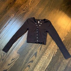 Me to We brand but bought from pacsun| Women’s Xs| Black top with silver buttons